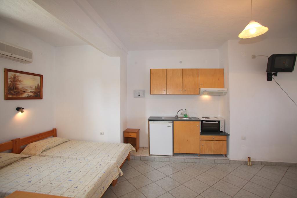 Alexandros Rooms & Studios Skopelos Værelse billede