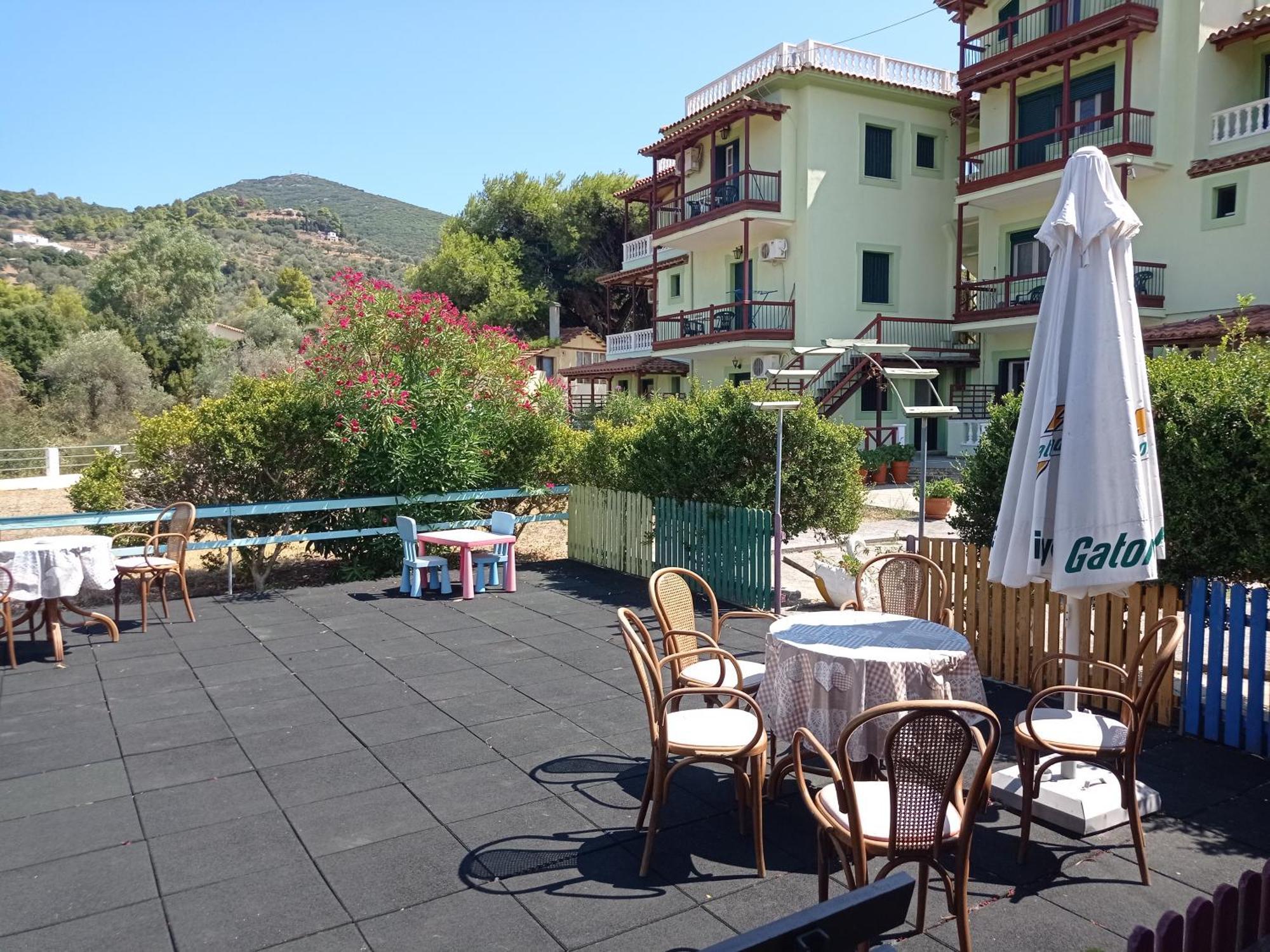 Alexandros Rooms & Studios Skopelos Eksteriør billede