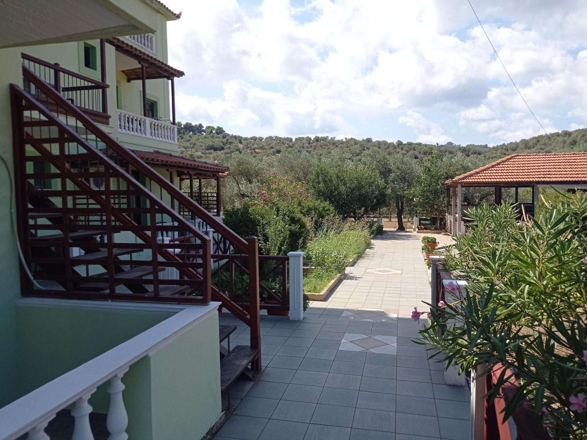 Alexandros Rooms & Studios Skopelos Eksteriør billede